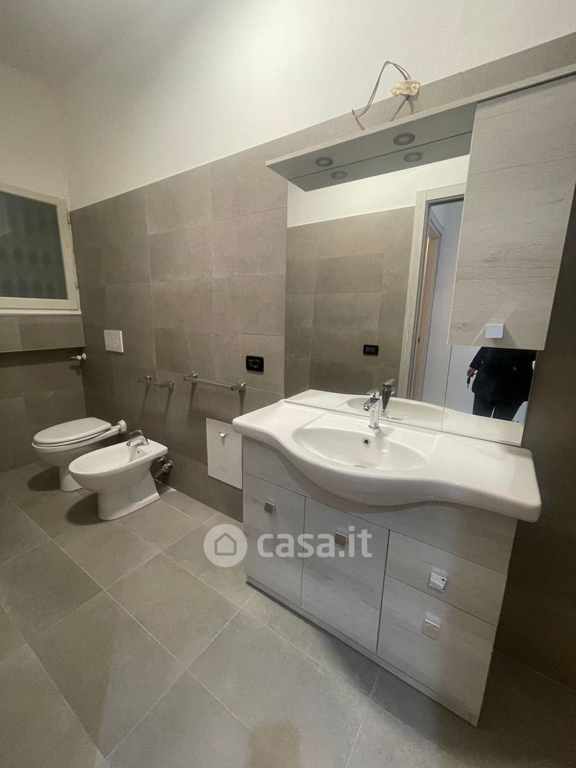 Stanza in Via Bartolomeo Spani 18 d — foto 16 di 35