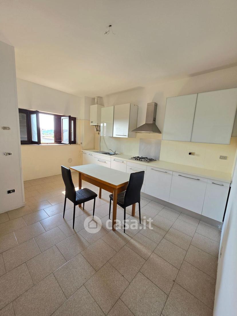 Trilocale in Via Pinetti — foto 14 di 37
