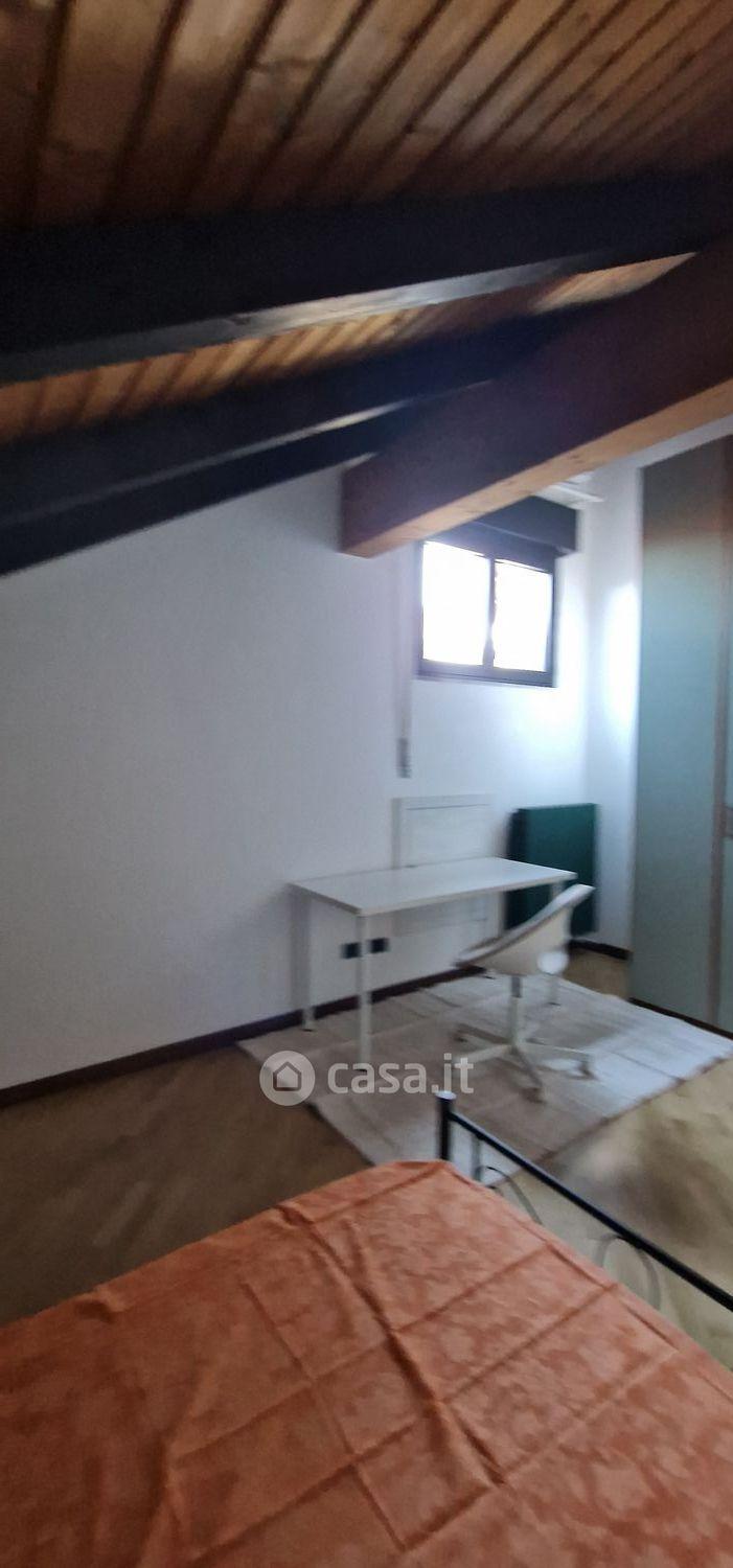 Stanza in Via San Vitale — foto 3 di 45