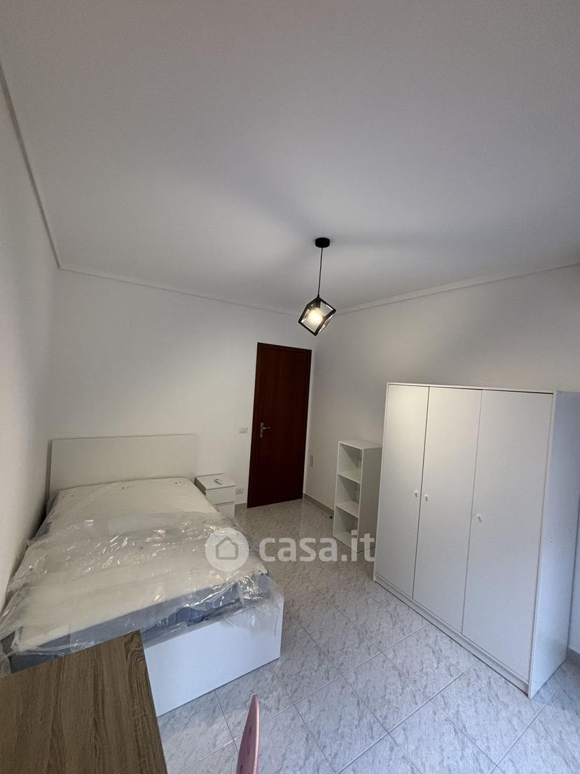 Stanza in Via Giulio Cesare 13 — foto 9 di 12
