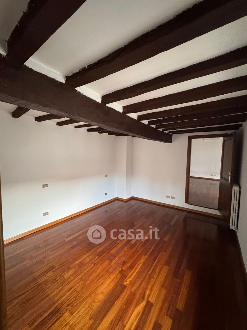 Trilocale in Piazza del Monte — foto 3 di 15