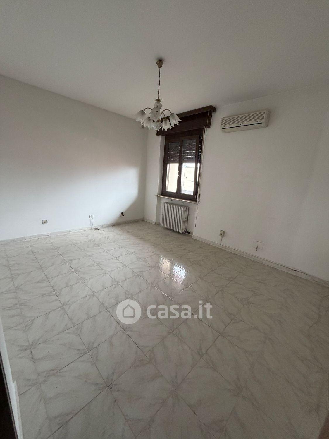 Trilocale in Via Piemonte 16