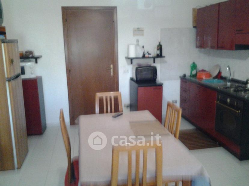 Stanza in Via Archimede 5 — foto 2 di 6