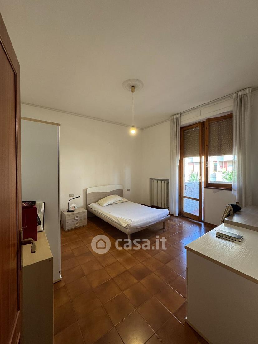 Stanza in Via Tommaso Caffarini 45 — foto 5 di 9