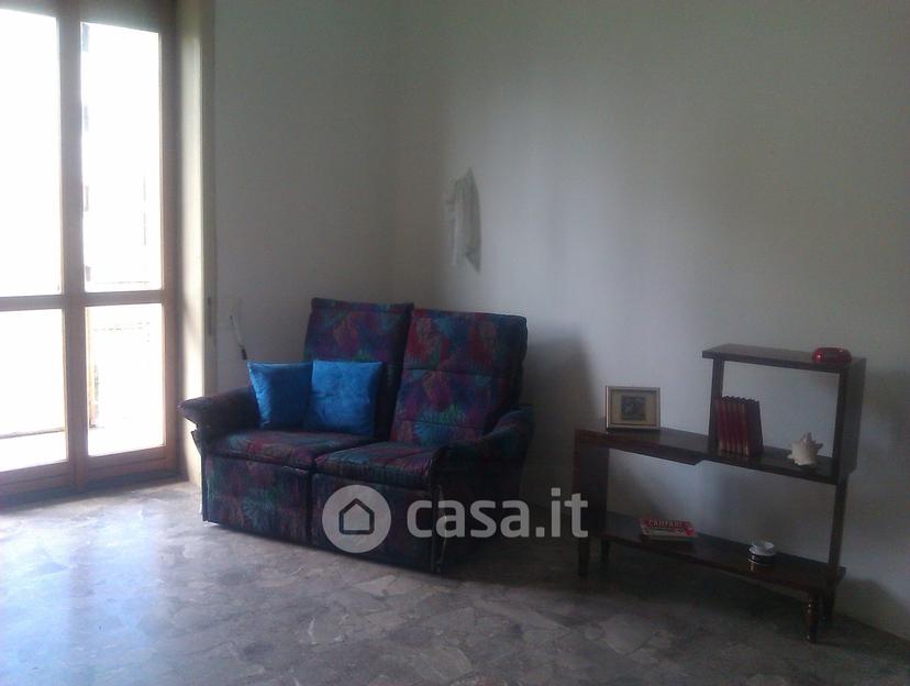 Stanza in Via Birago 65