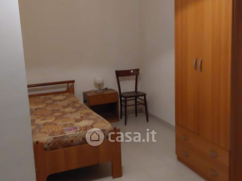 Stanza in Via Archimede 5 — foto 4 di 6