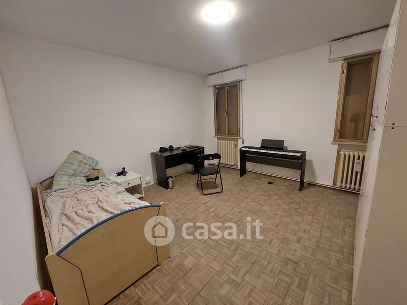 Stanza in Via Monsignor Pozzato 5 — foto 4 di 6
