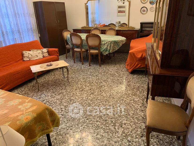 Stanza in Via Lupoli 35 — foto 6 di 13