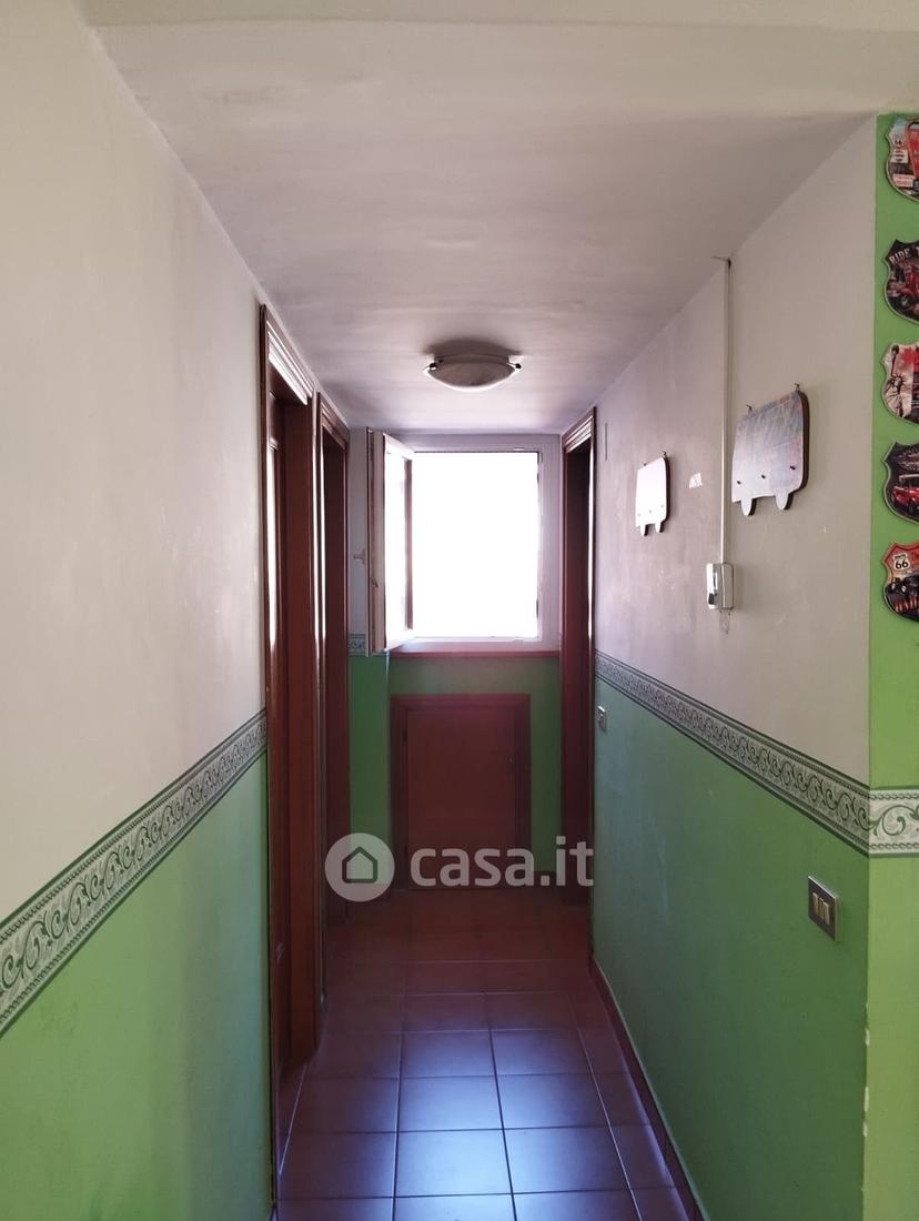 Stanza in Via Lussemburgo — foto 8 di 9