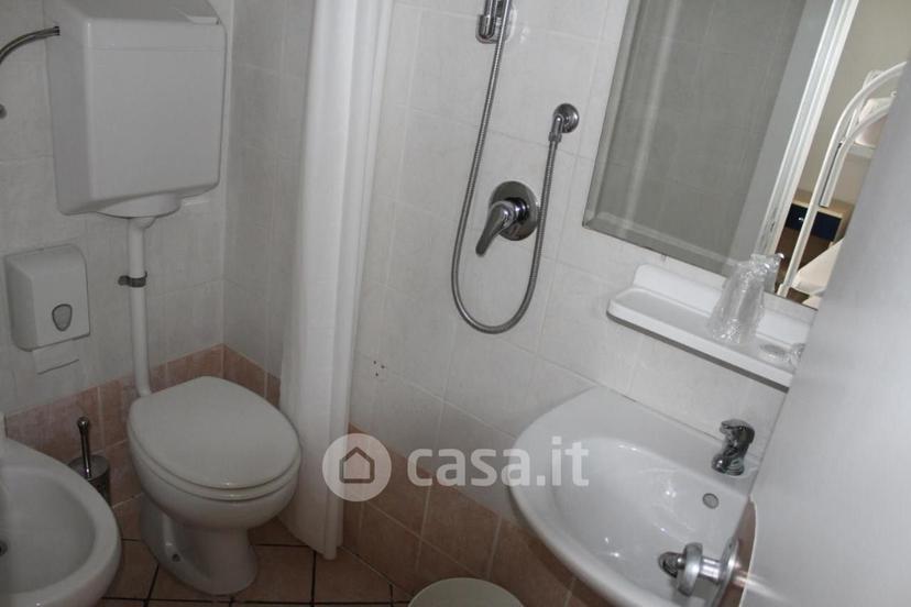 Stanza in Viale Pomezia 3 — foto 15 di 50