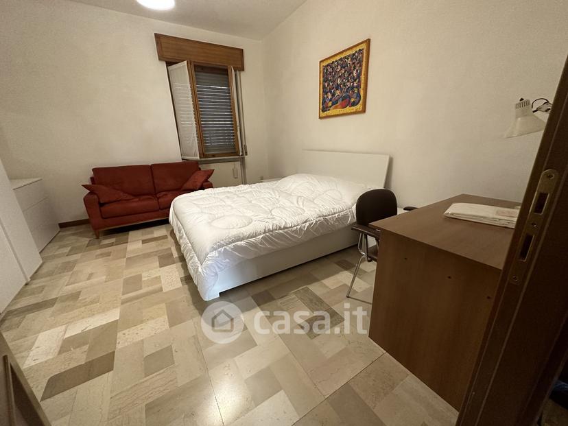 Stanza in Via Raffaele Fulgosio 23 — foto 4 di 4