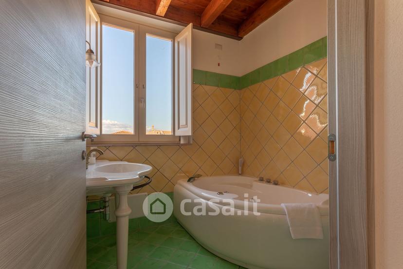 Quadrilocale in Via Santa Chiara 8 — foto 4 di 33