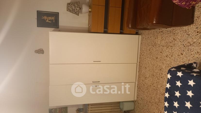Stanza in Via Carlo Fabri 22 — foto 2 di 6