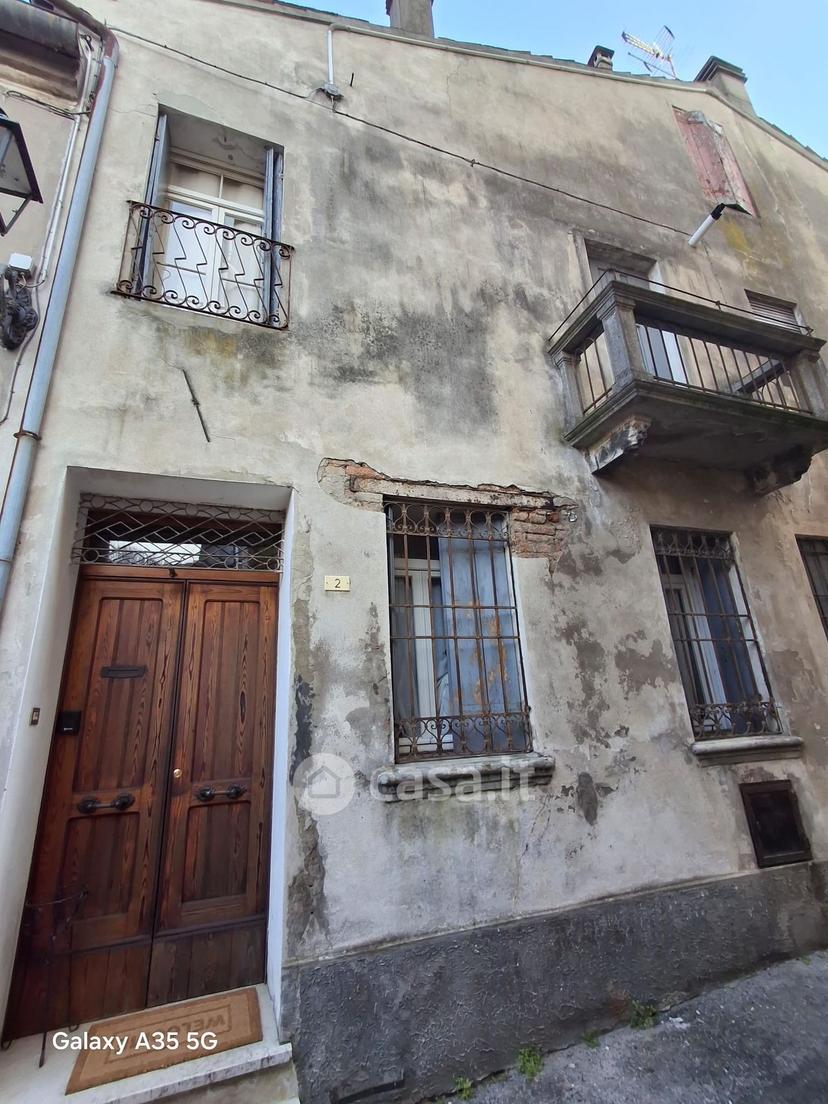 Stanza in Vicolo dei da Carrara 2 — foto 9 di 12