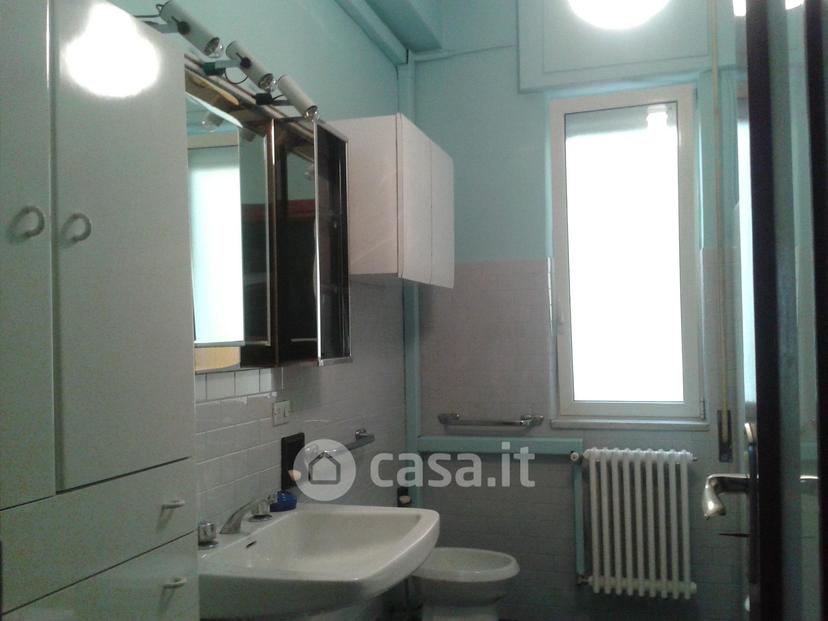 Stanza in Via Romania 35 — foto 10 di 14