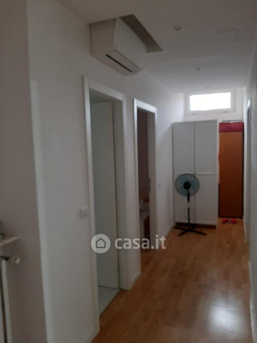 Stanza in Via IV Novembre