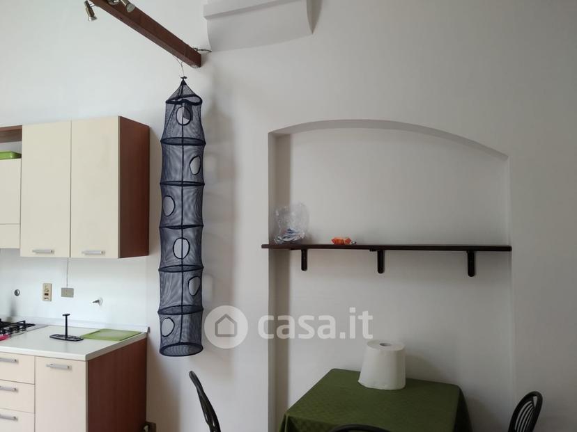 Stanza in Via Monte di Pietà 4 — foto 23 di 31