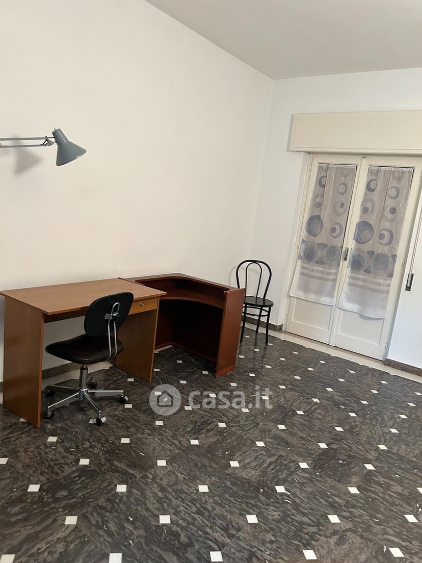 Stanza in Via Pasquale Vena 31 — foto 13 di 26