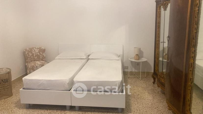 Stanza in Piazza Generale Scio 15 — foto 3 di 10