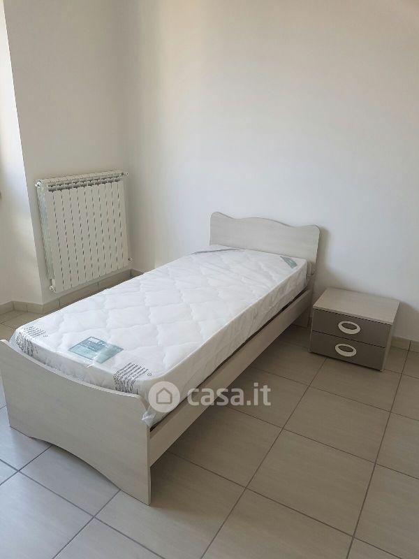 Stanza in Via Marini 6 — foto 6 di 14