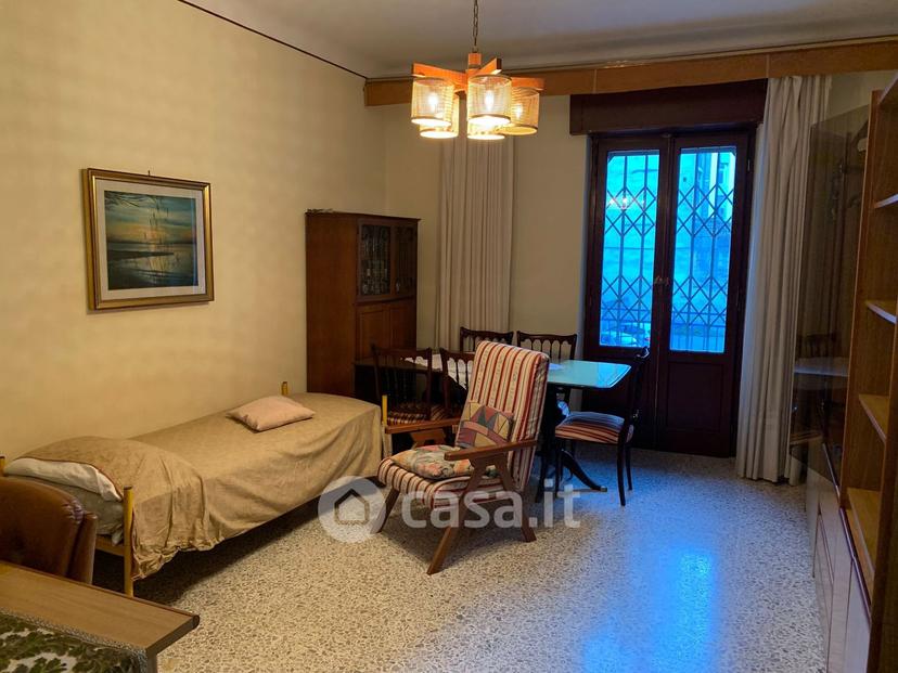 Stanza in Via Lupoli 35 — foto 2 di 13