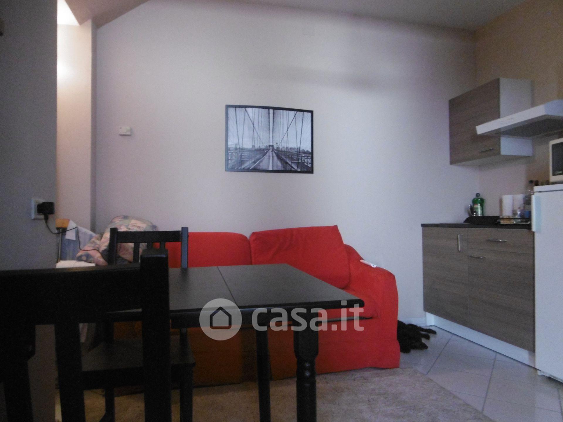 Stanza in Via Costa 12