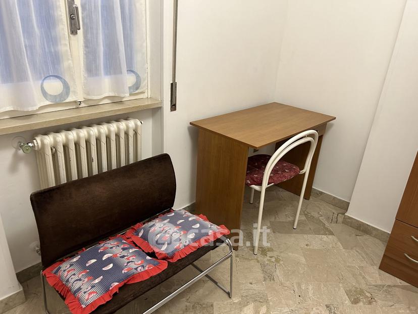 Stanza in Via Pasquale Vena 31 — foto 11 di 26