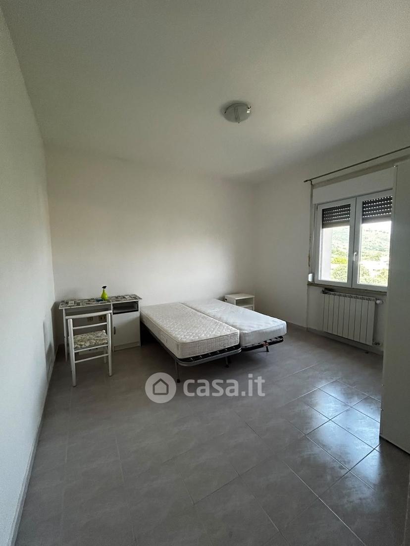 Stanza in Via Principe di Piemonte — foto 11 di 17