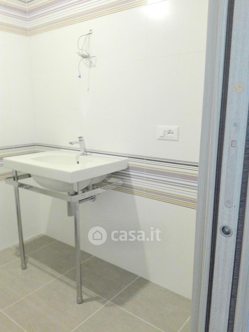 Stanza in Via Sallustio 49 — foto 3 di 32