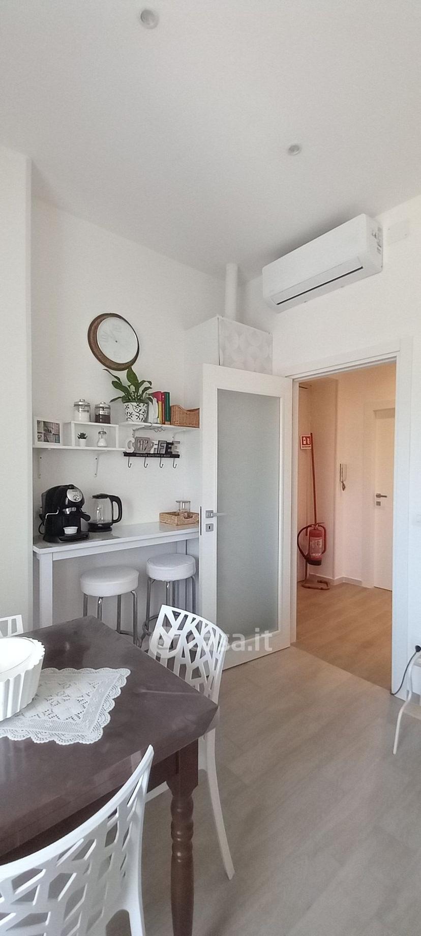 Stanza in Via Valfortore 3 — foto 6 di 15