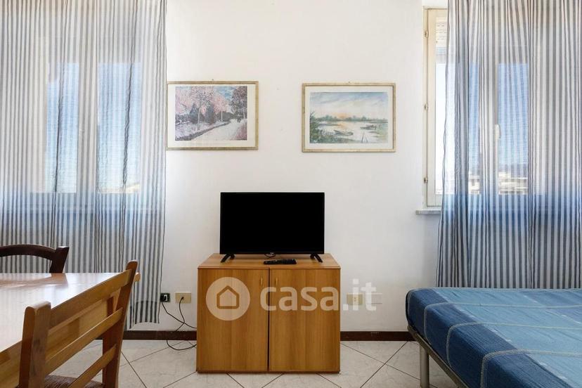 Stanza in Via Giuseppe Giusti 1 — foto 9 di 15