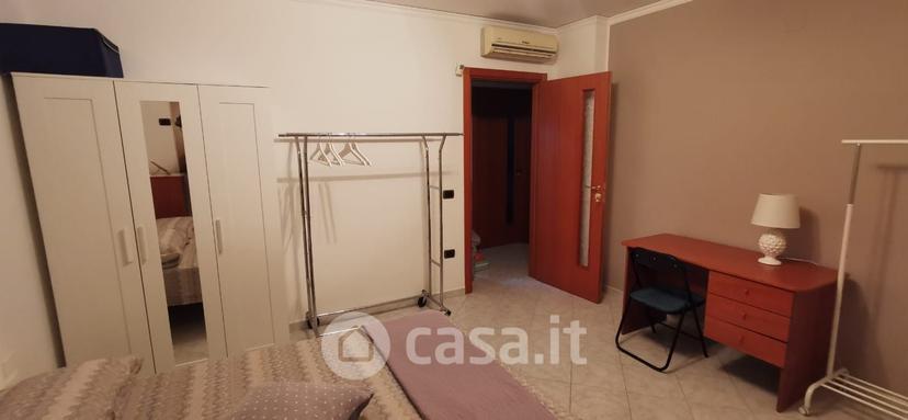 Stanza in Via dell'Archeologia 2 — foto 2 di 6