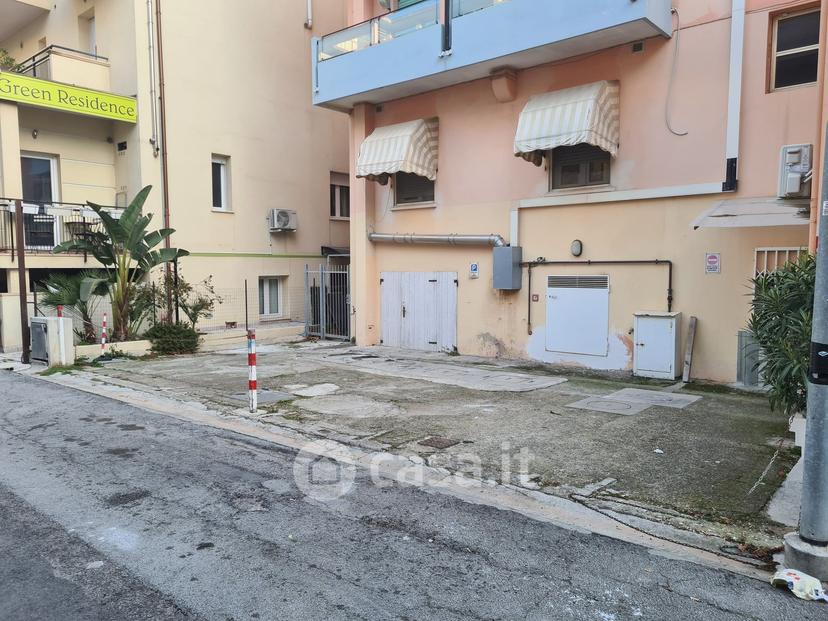 Stanza in Viale Pomezia 3 — foto 30 di 50