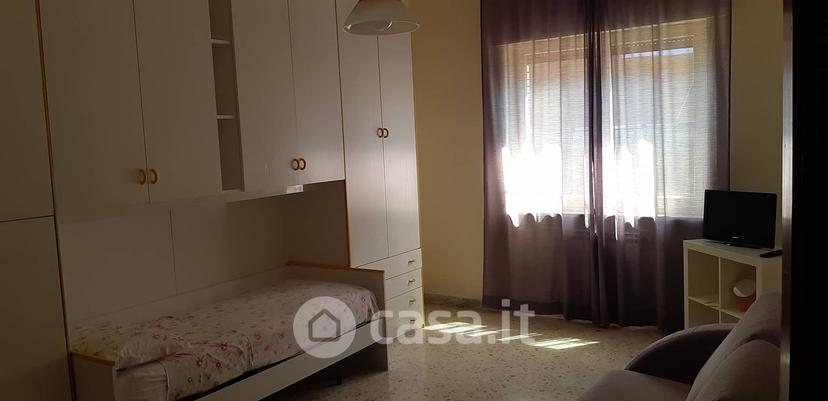 Stanza in Viale Abramo Lincoln 77 — foto 4 di 5