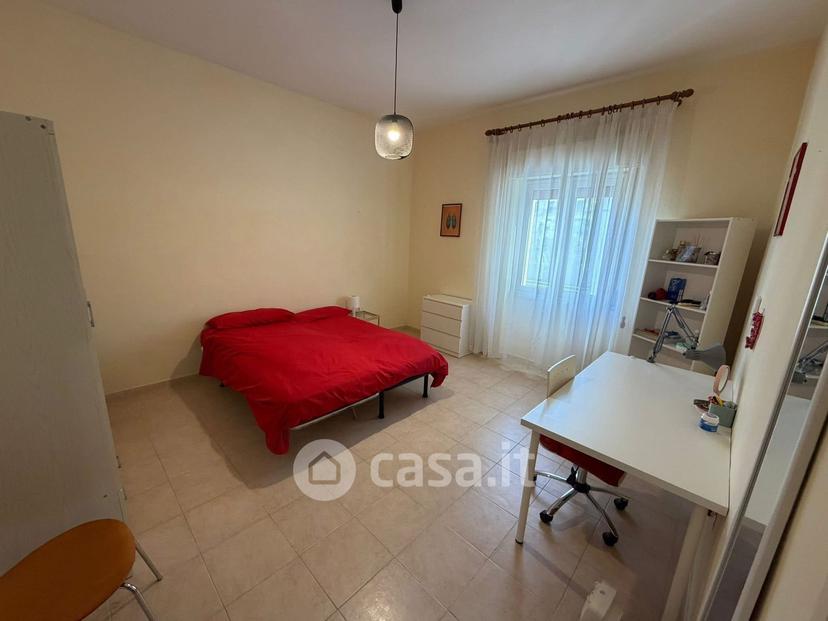 Stanza in Viale della Regione — foto 4 di 8