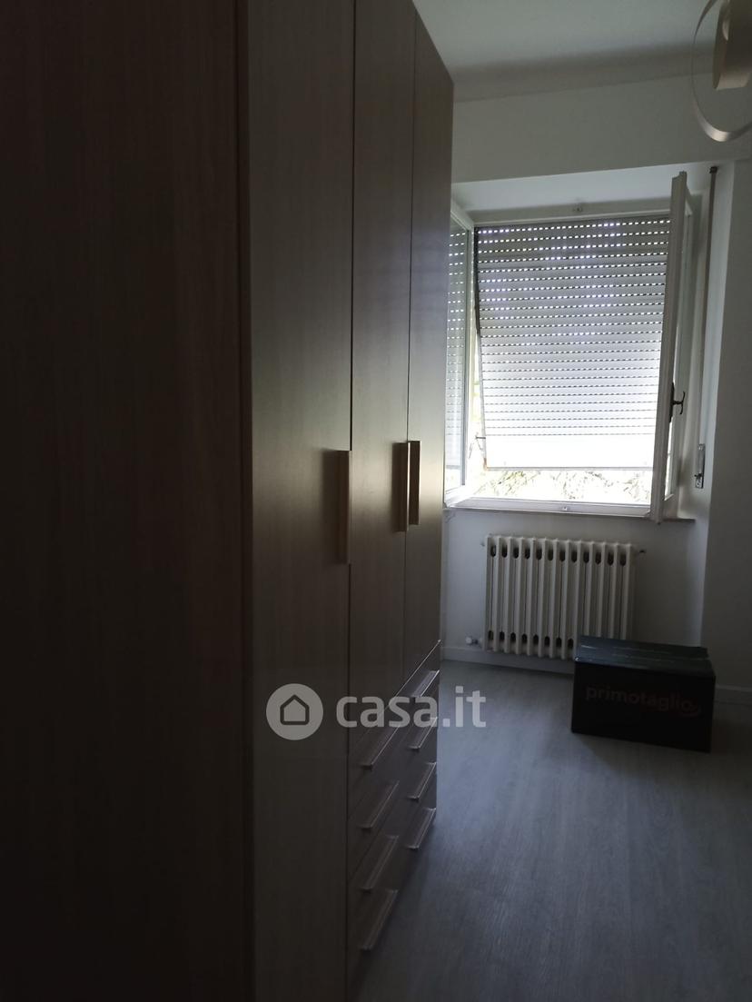 Stanza in Via Ugo Foscolo — foto 6 di 14