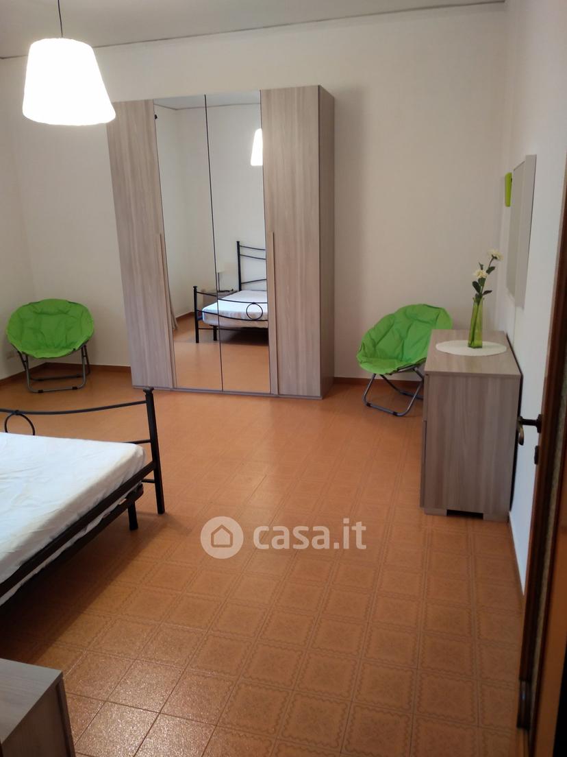 Stanza in Via Gennaro Tescione 146 — foto 11 di 18