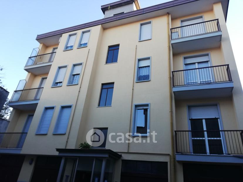 Trilocale in Via San Vitale — foto 7 di 10
