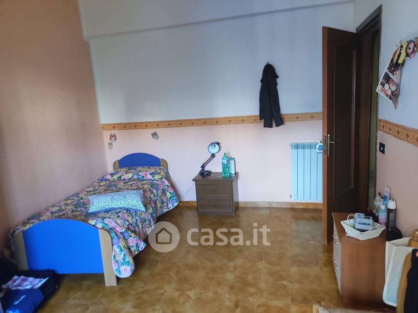 Stanza in Via Tevere 5 — foto 4 di 6