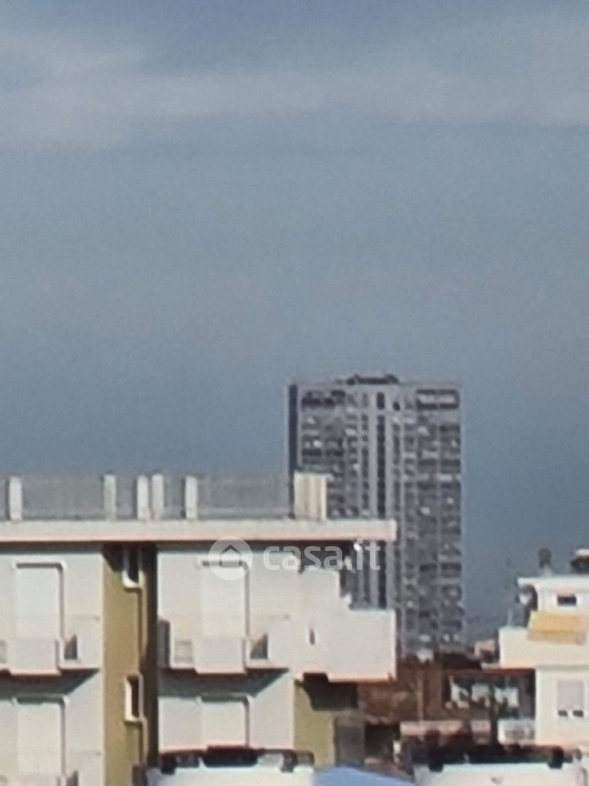 Stanza in Viale Pomezia 3 — foto 2 di 50