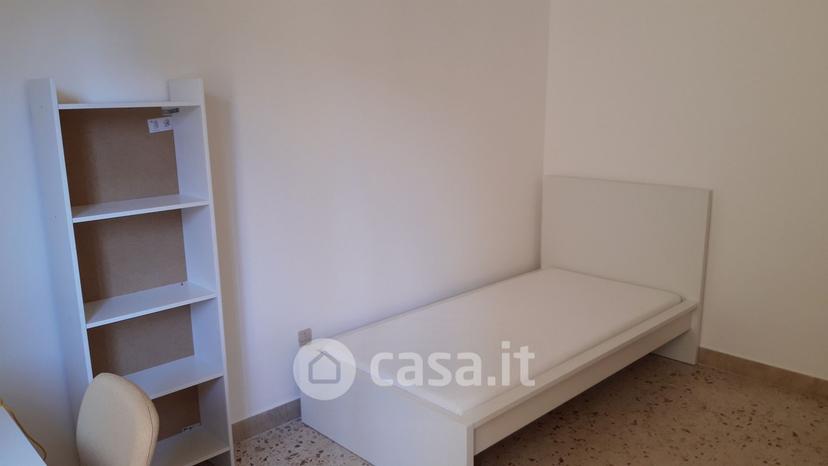 Stanza in Via Alcide de Gasperi 17 — foto 7 di 21