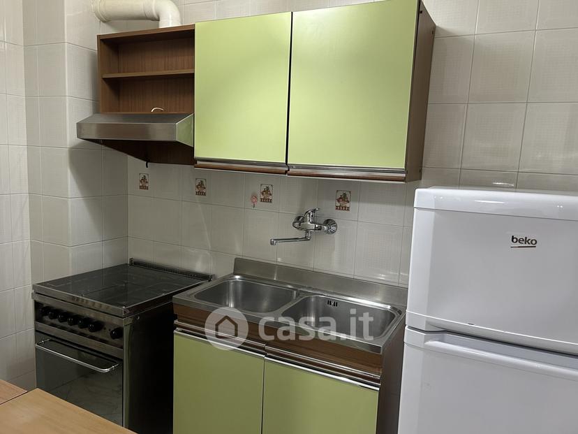 Stanza in Via Pasquale Vena 31 — foto 8 di 26