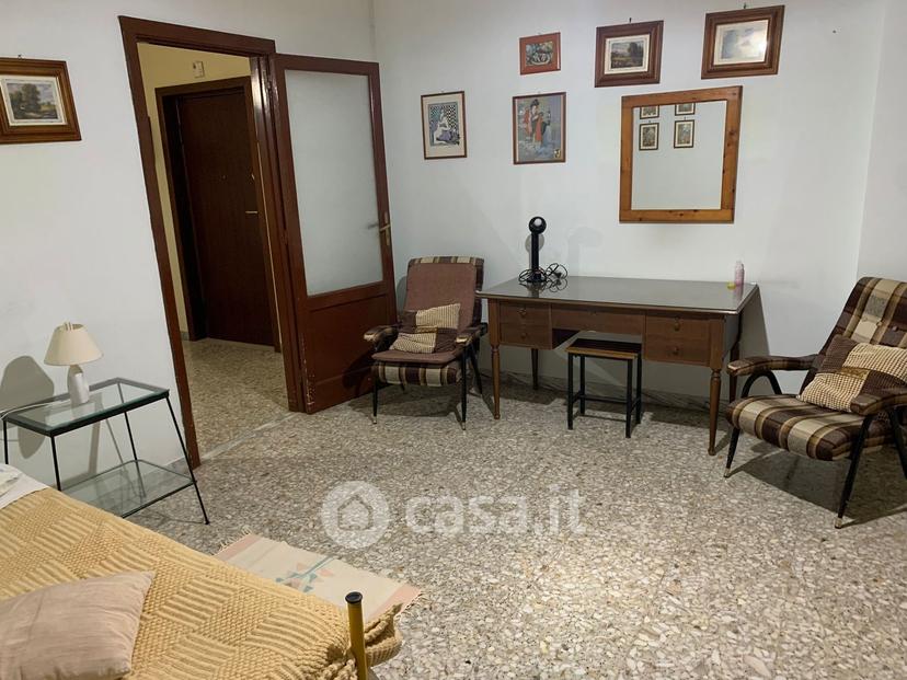 Stanza in Via Lupoli 35 — foto 4 di 13