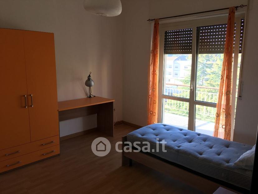 Stanza in Via Luigi Curto 140 — foto 3 di 4