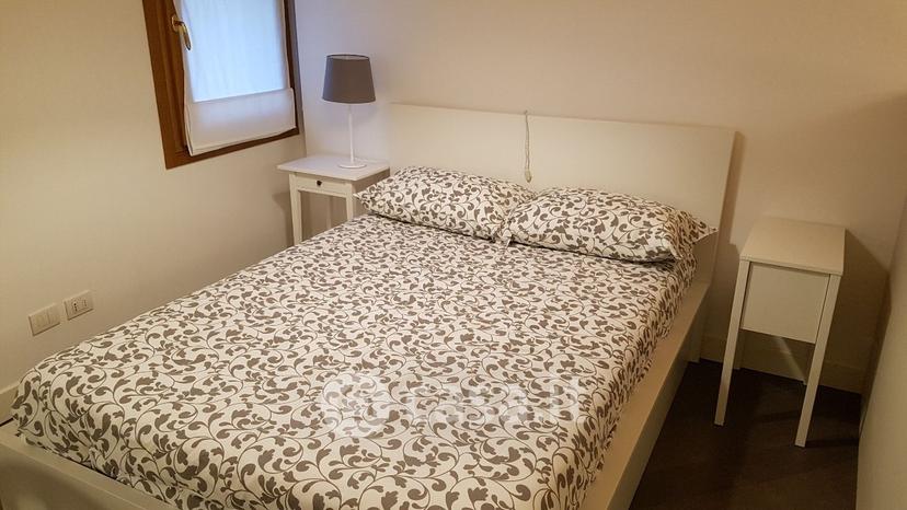 Monolocale in Vicolo del Campanile 6 — foto 2 di 30
