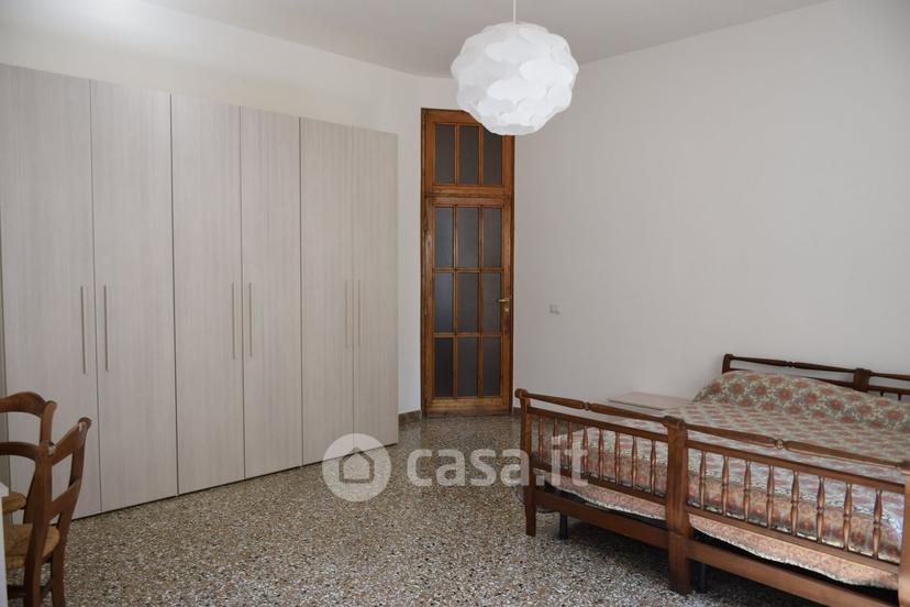 Stanza in Via Angusta 20 — foto 4 di 9