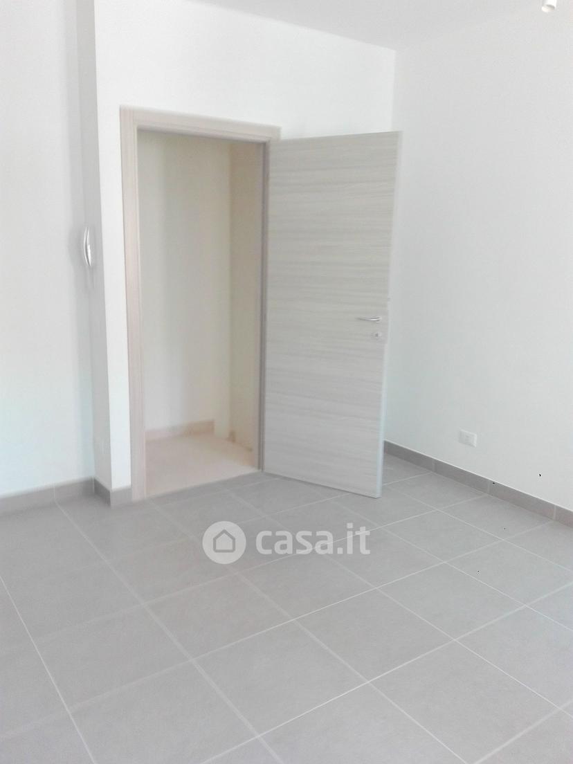 Stanza in Via Sallustio 49 — foto 13 di 32