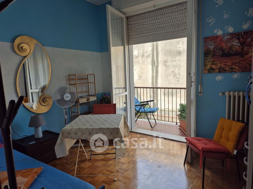 Trilocale in Via San Vitale — foto 8 di 10