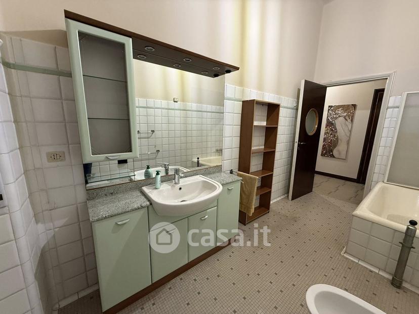 Stanza in Via Giuseppe Verdi 14 — foto 18 di 32