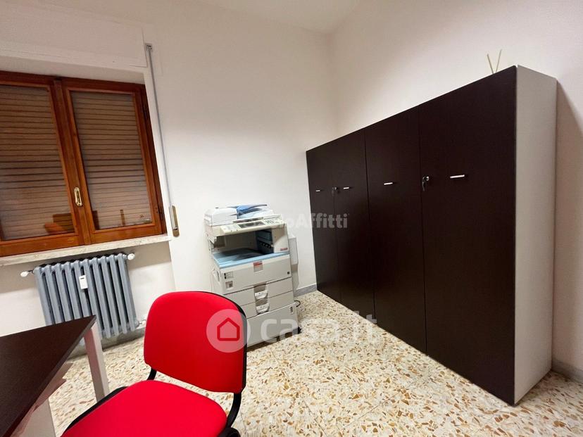Stanza in Via Fabio Filzi 9 — foto 3 di 6